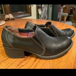 Born Black Leather Size 8 Mint Condition Short Boot